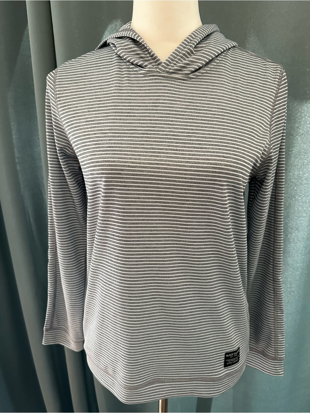 Black Clover Youth Hooded Pullover Shirt Gray White Striped Size 13/14